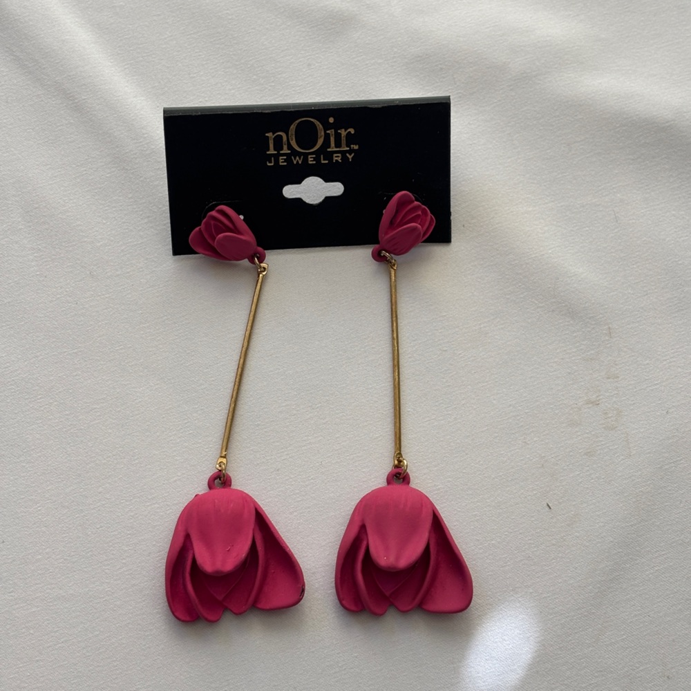 Noir Pink Flower Dangling Earrings NWT
